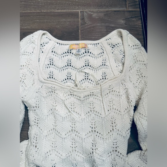 Urban Outfitters Cropped Tie-Front Crochet sweater in Ivory Size M - Picture 4 of 9